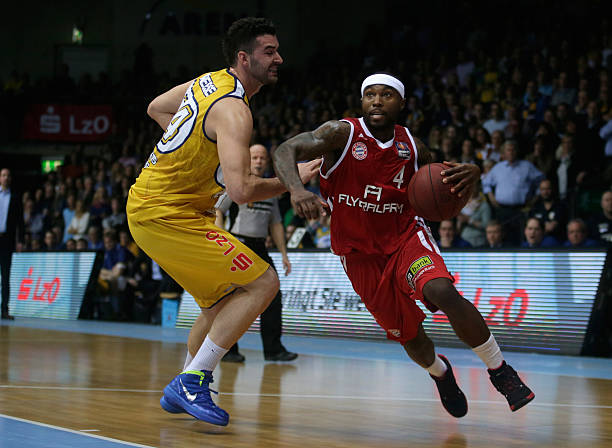 这次的肩膀 这次的肩膀